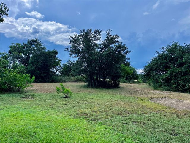 121 Autumn LN, Dripping Springs, TX 78620