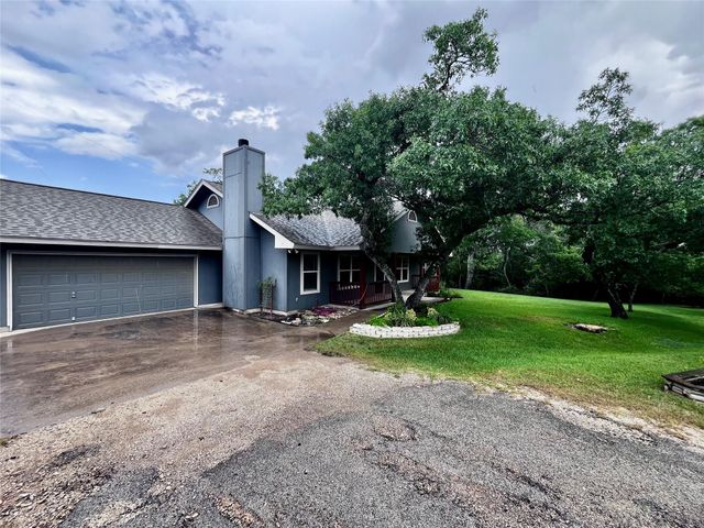 121 Autumn LN, Dripping Springs, TX 78620
