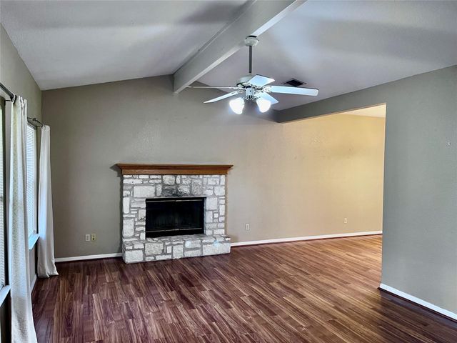 121 Autumn LN, Dripping Springs, TX 78620
