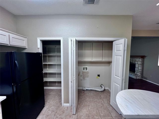 121 Autumn LN, Dripping Springs, TX 78620