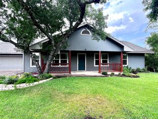 121 Autumn LN, Dripping Springs, TX 78620