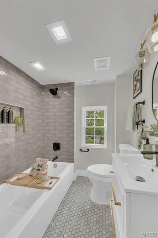 6815 Wise Avenue, St Louis, MO 63139