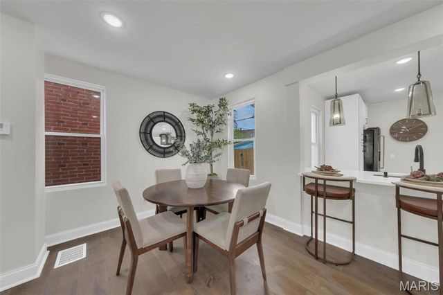 6815 Wise Avenue, St Louis, MO 63139