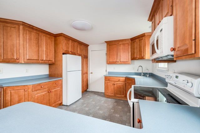 31 Faculty Road, Durham, NH 03824