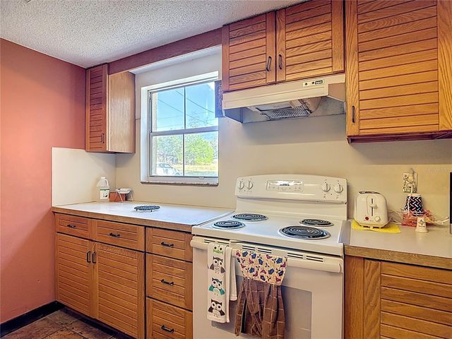 22380 POWELL ROAD, Brooksville, FL 34602