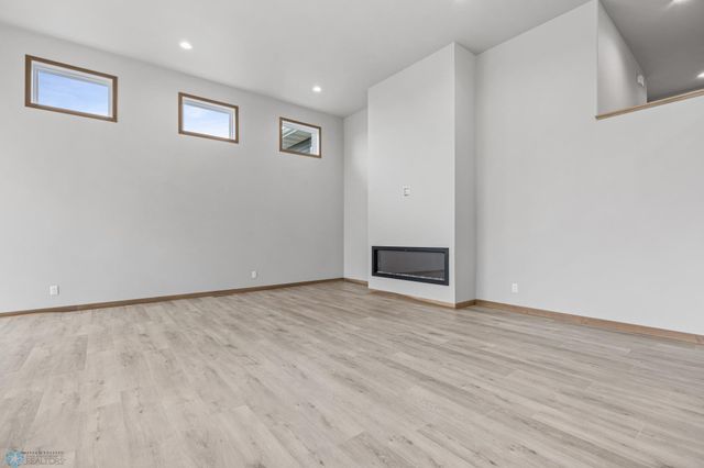 1045 61st Avenue W, West Fargo, ND 58078