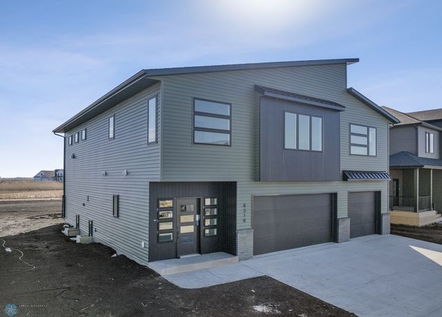 1045 61st Avenue W, West Fargo, ND 58078