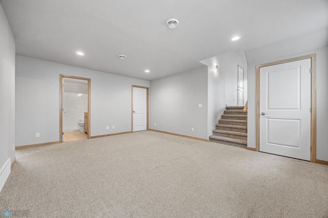 1045 61st Avenue W, West Fargo, ND 58078