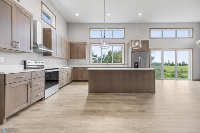 1045 61st Avenue W, West Fargo, ND 58078