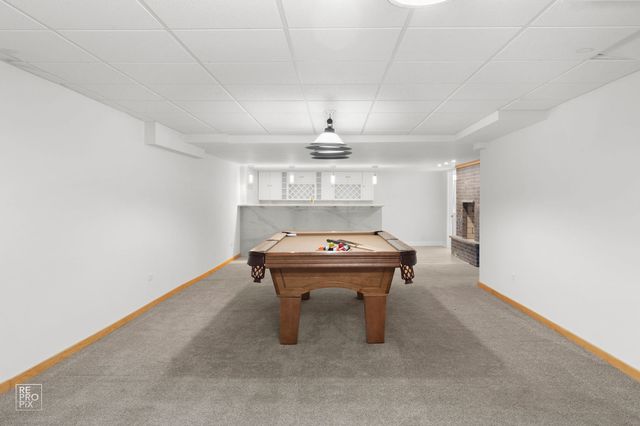 154 Saddle Brook Drive, Oak Brook, IL 60523
