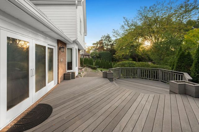154 Saddle Brook Drive, Oak Brook, IL 60523