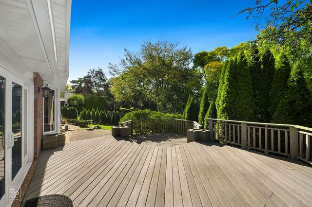 154 Saddle Brook Drive, Oak Brook, IL 60523