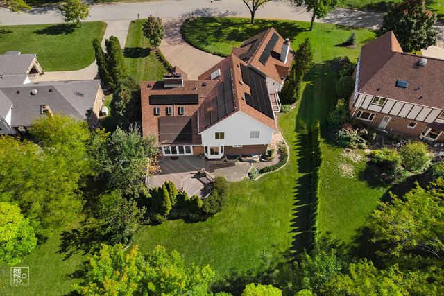 154 Saddle Brook Drive, Oak Brook, IL 60523