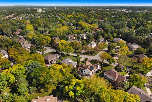 154 Saddle Brook Drive, Oak Brook, IL 60523