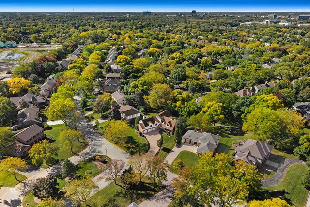 154 Saddle Brook Drive, Oak Brook, IL 60523