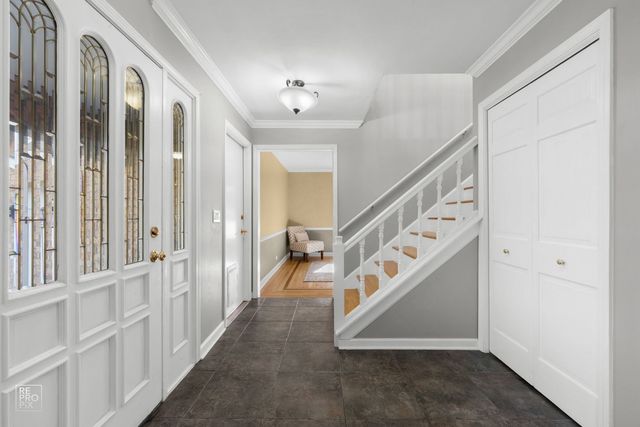154 Saddle Brook Drive, Oak Brook, IL 60523