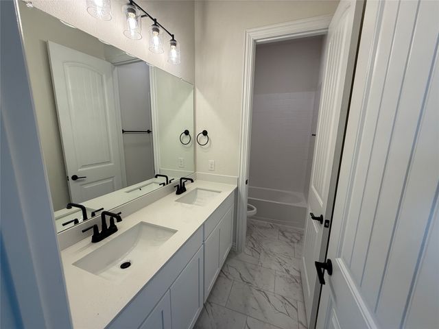 204 Slimp Bluff, Azle, TX 76020