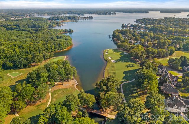 18350 Invergordon Lane, Cornelius, NC 28031
