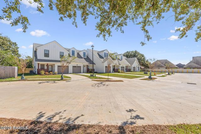 109 Foster Grove Drive, Youngsville, LA 70592