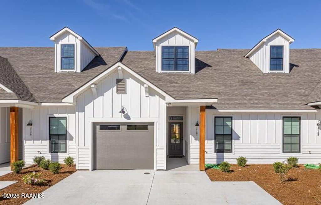 109 Foster Grove Drive, Youngsville, LA 70592