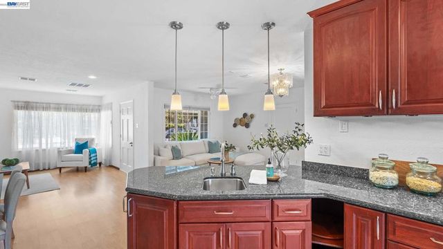 2511 W Avenue 130th, San Leandro, CA 94577