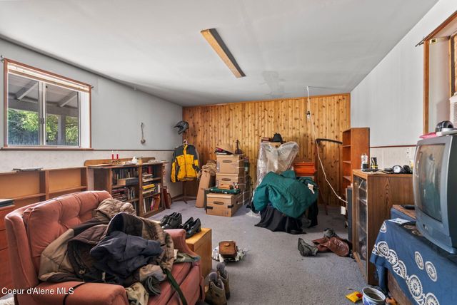 5961 Blacktail Rd, Careywood, ID 83809