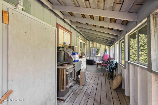5961 Blacktail Rd, Careywood, ID 83809
