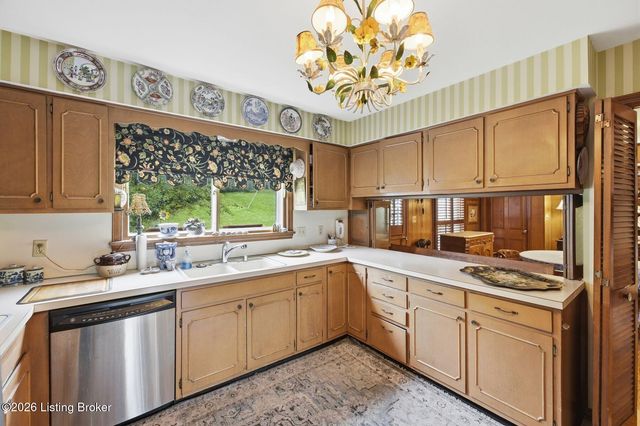 1719 Sutherland Dr, Louisville, KY 40205