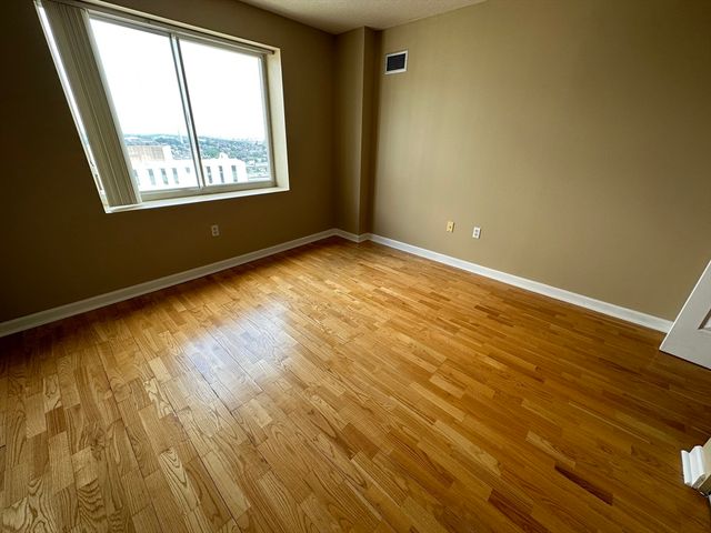 10 Museum Way 2027, Cambridge, MA 02141