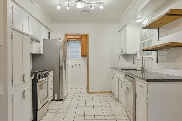 1133 W Peebly Drive, Midwest City, OK 73110