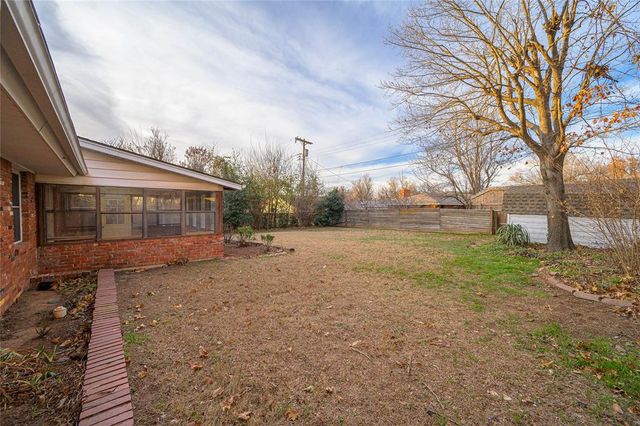 1133 W Peebly Drive, Midwest City, OK 73110