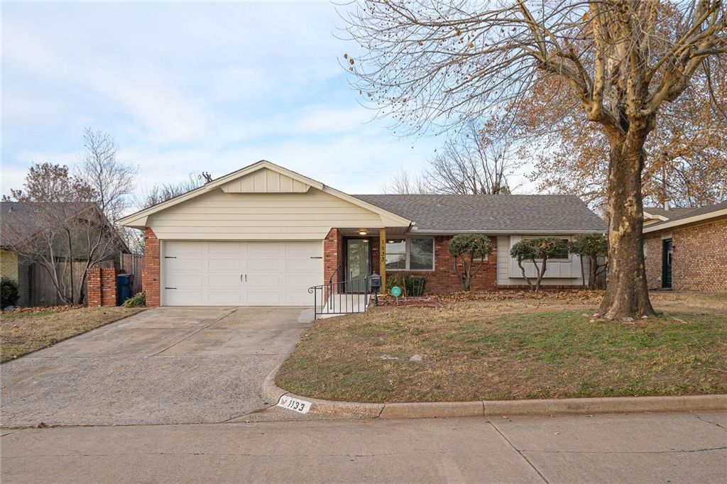 1133 W Peebly Drive, Midwest City, OK 73110
