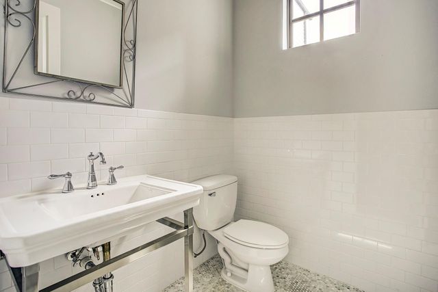 5713 Rose Street C, Houston, TX 77007