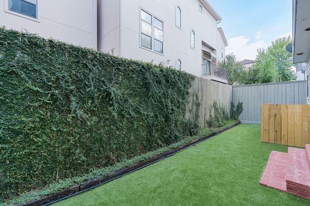 5713 Rose Street C, Houston, TX 77007