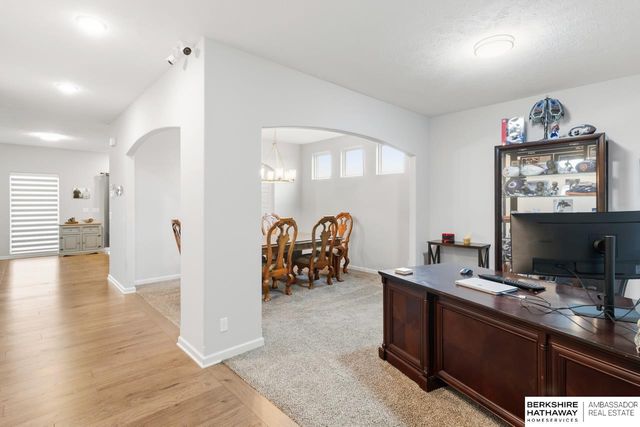 4112 S 213 Street, Elkhorn, NE 68022