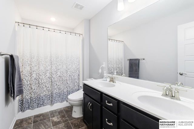 4112 S 213 Street, Elkhorn, NE 68022