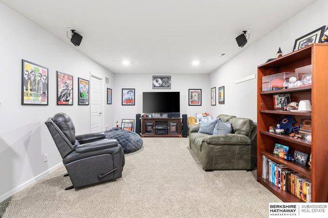 4112 S 213 Street, Elkhorn, NE 68022