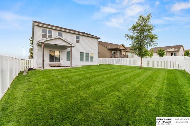 4112 S 213 Street, Elkhorn, NE 68022