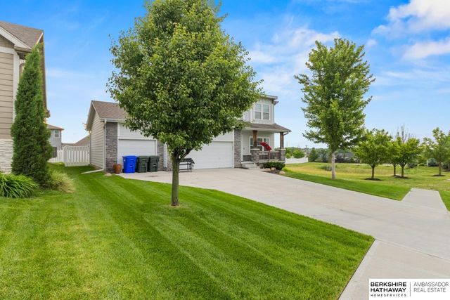 4112 S 213 Street, Elkhorn, NE 68022