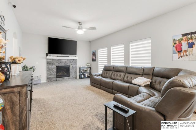 4112 S 213 Street, Elkhorn, NE 68022