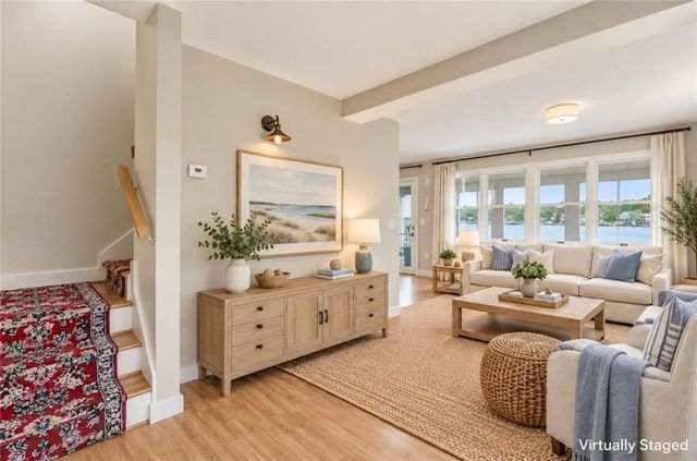 507 County Rd, Barrington, RI 02806