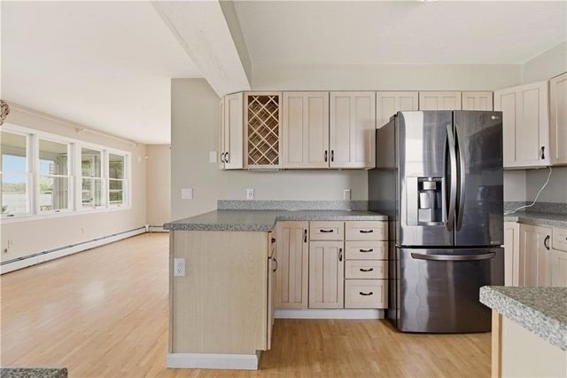 507 County Rd, Barrington, RI 02806