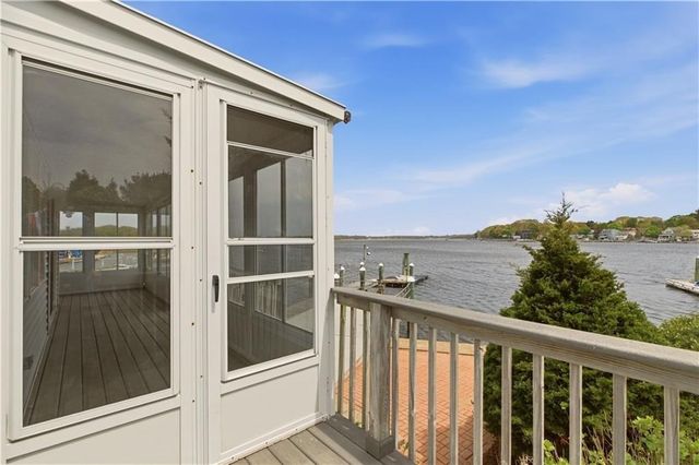 507 County Rd, Barrington, RI 02806