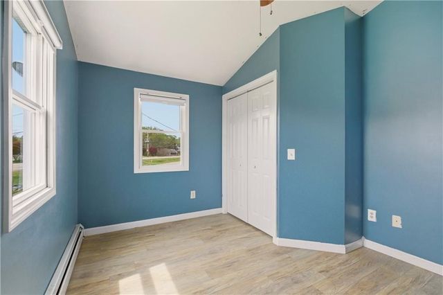 507 County Rd, Barrington, RI 02806
