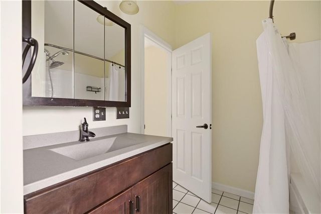 507 County Rd, Barrington, RI 02806