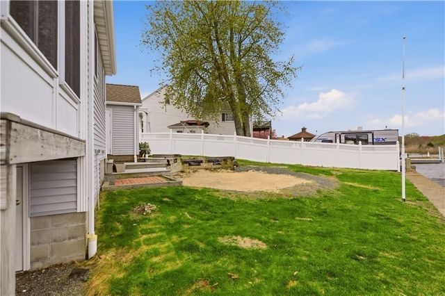 507 County Rd, Barrington, RI 02806