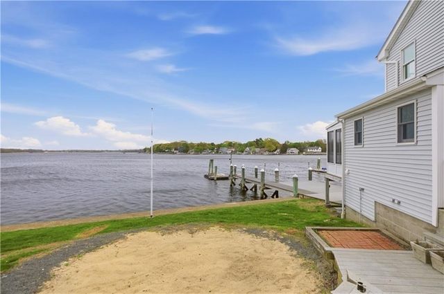 507 County Rd, Barrington, RI 02806