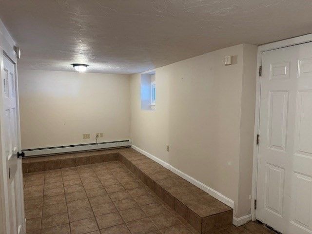 507 County Rd, Barrington, RI 02806