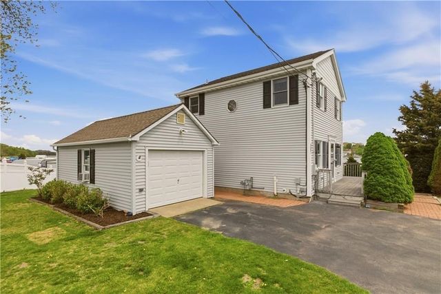 507 County Rd, Barrington, RI 02806
