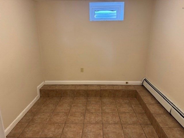 507 County Rd, Barrington, RI 02806